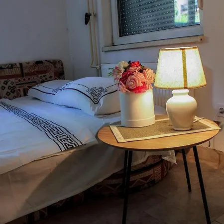 Cozy Cube Aparment